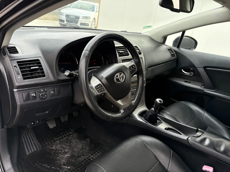Toyota Avensis 2.2 D4D* 150* Navi* Camera* Xenon* EURO5* , снимка 8 - Автомобили и джипове - 51034858