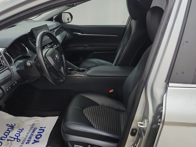 Toyota Camry SE* 2.5* Подгрев* Нисък пробег!, снимка 6 - Автомобили и джипове - 52317681