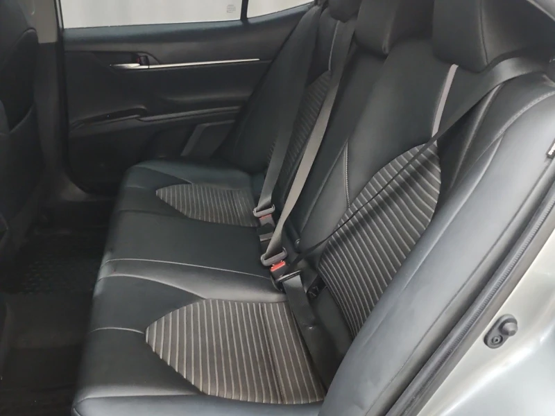 Toyota Camry SE* 2.5* Подгрев* Нисък пробег!, снимка 9 - Автомобили и джипове - 52317681