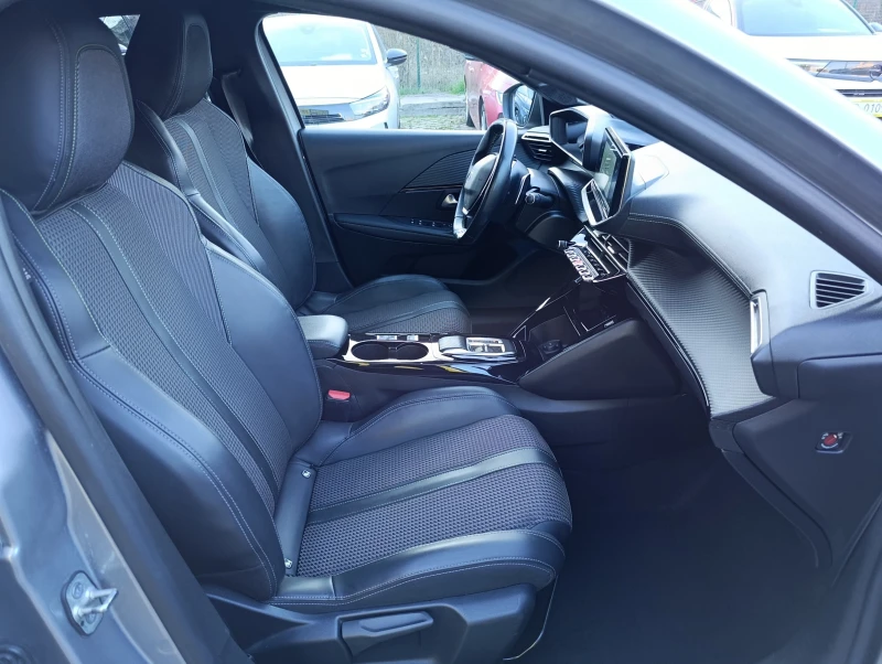 Peugeot 208 1.2 100к.с.GT, снимка 15 - Автомобили и джипове - 52816245