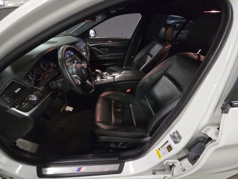 BMW 535 2016 BMW 5 Series Sedan 535i M SPORT LINE, снимка 8 - Автомобили и джипове - 53023615