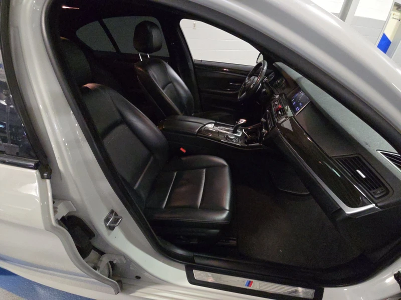 BMW 535 2016 BMW 5 Series Sedan 535i M SPORT LINE, снимка 14 - Автомобили и джипове - 53023615