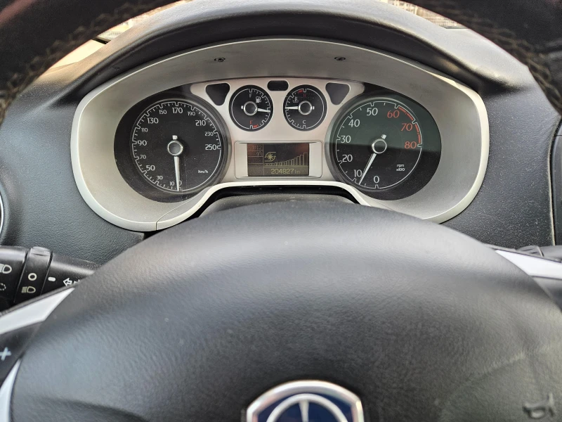 Lancia Delta, снимка 13 - Автомобили и джипове - 53286053