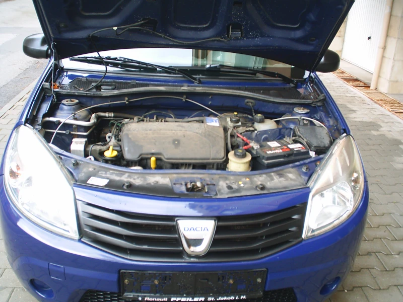 Dacia Sandero 1.2 16V 75k.c., снимка 16 - Автомобили и джипове - 53392236