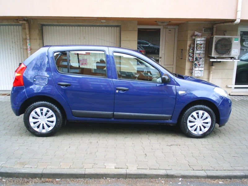 Dacia Sandero 1.2 16V 75k.c., снимка 3 - Автомобили и джипове - 53392236