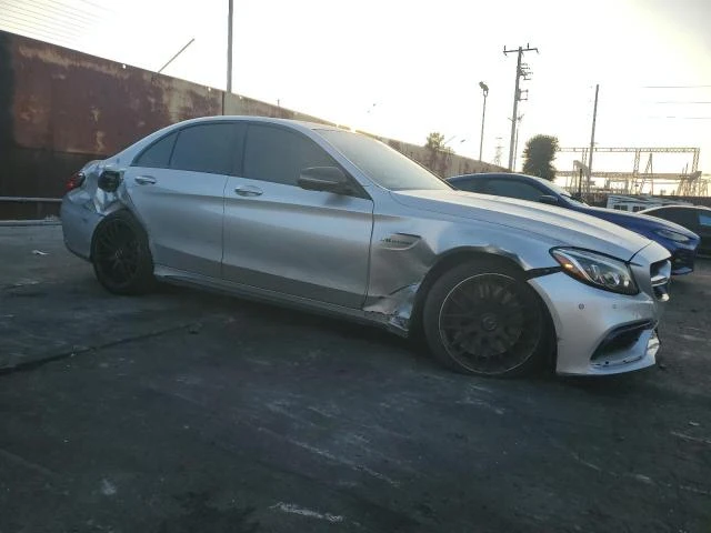 Mercedes-Benz C 63 AMG 63S, снимка 4 - Автомобили и джипове - 48706583