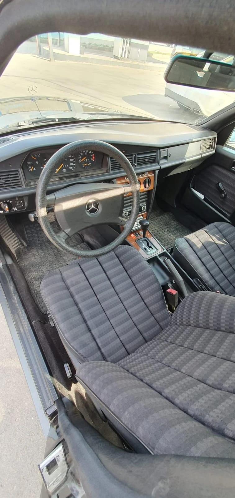 Mercedes-Benz 190  - изображение 6