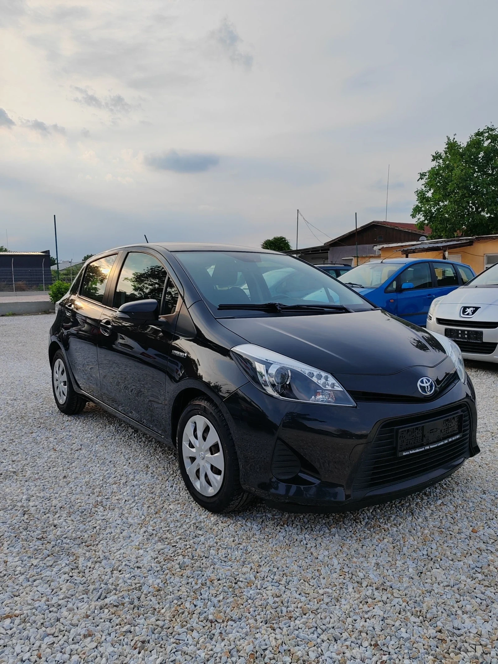 Toyota Yaris 1.5, 75к.с. Хибрид  - изображение 2