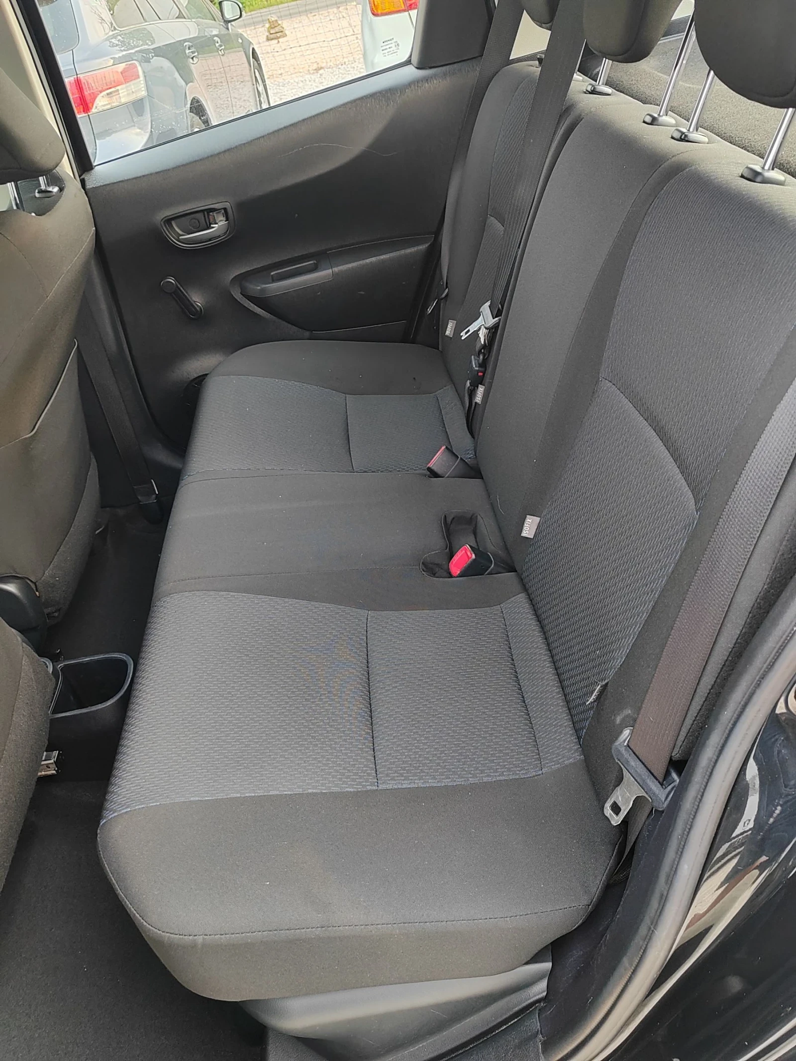 Toyota Yaris 1.5, 75к.с. Хибрид  - изображение 8
