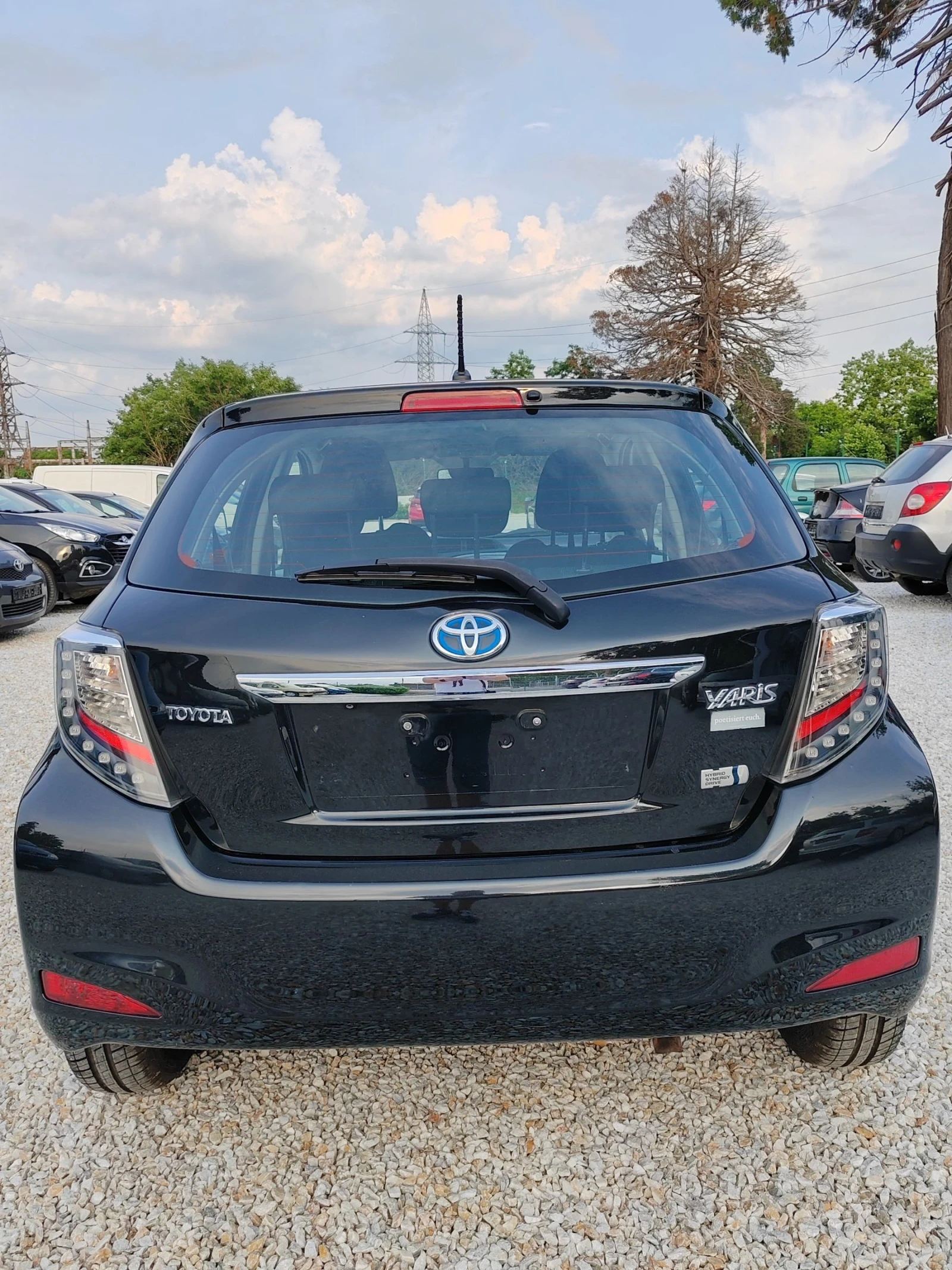 Toyota Yaris 1.5, 75к.с. Хибрид  - изображение 6