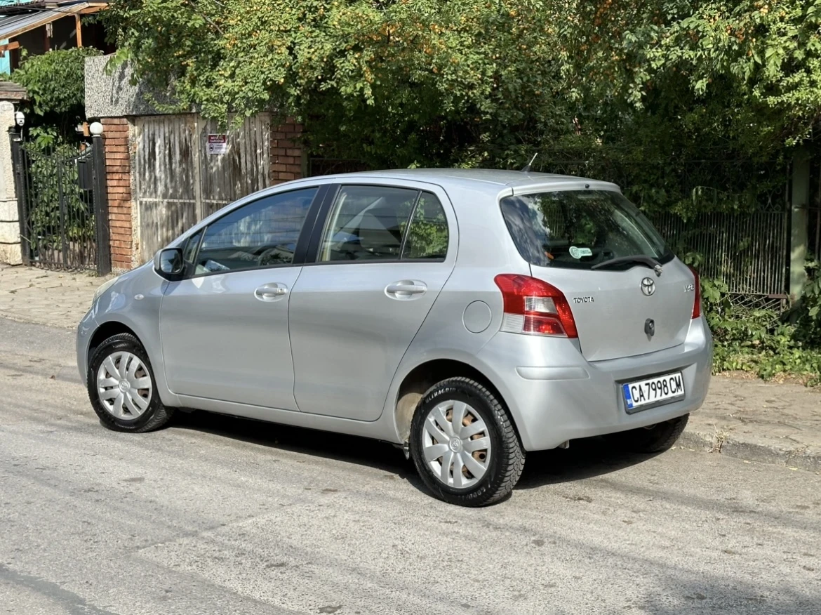 Toyota Yaris  - изображение 2
