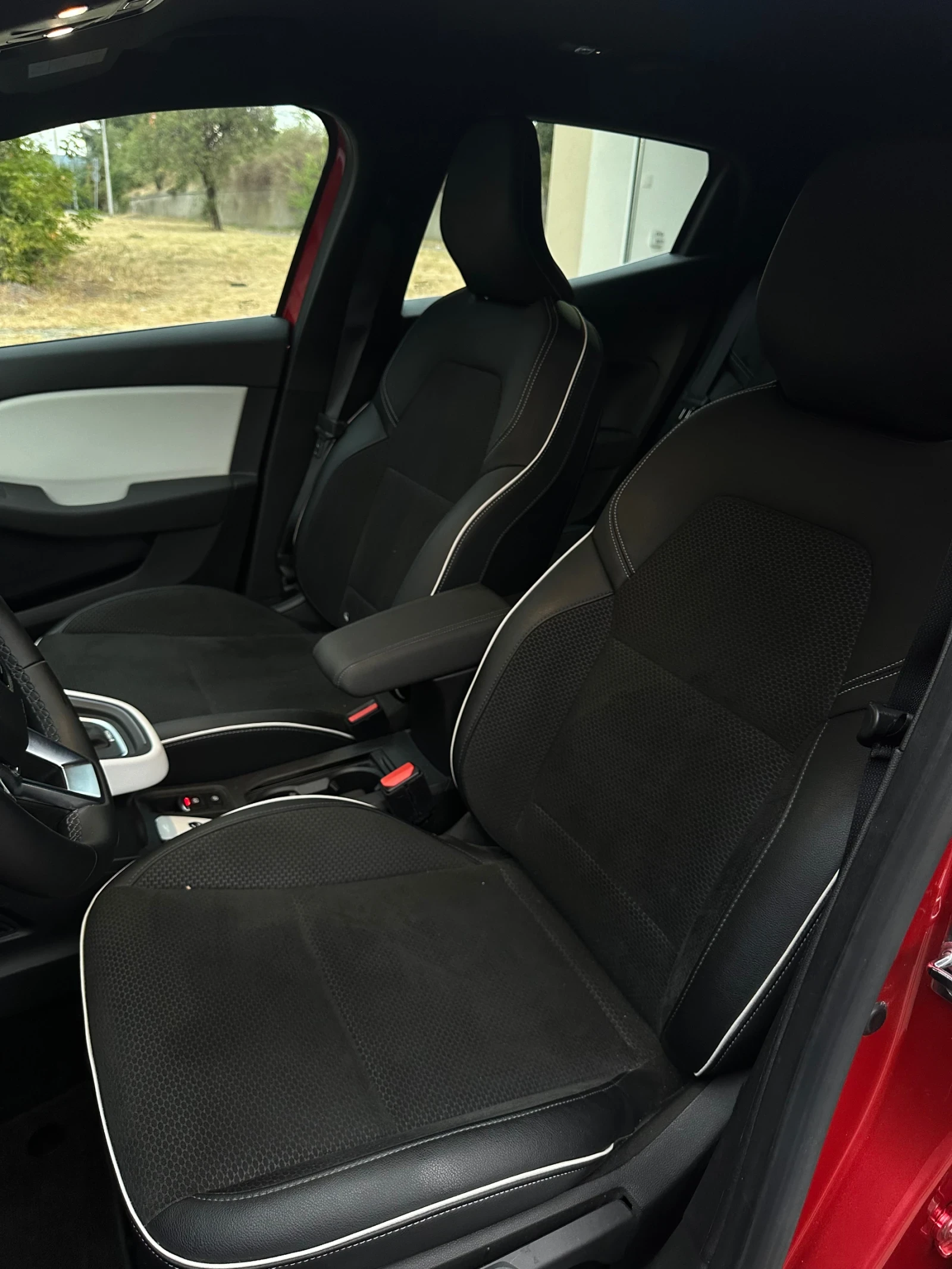 Renault Clio 1.6 E-tech Multi-mode Hybrid - изображение 9