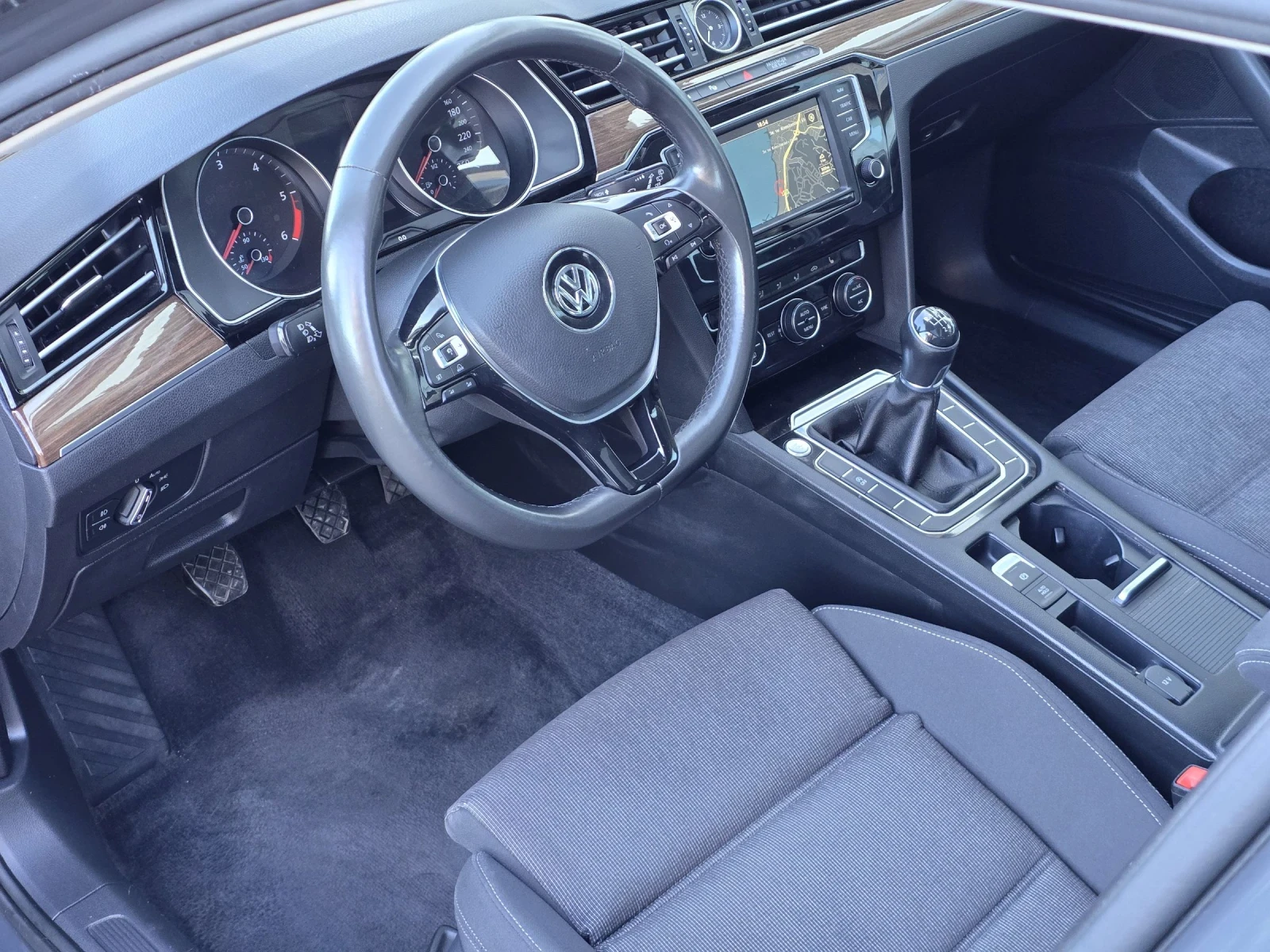 VW Passat 2.0TDI Distronic/Massage/Panorama  - изображение 8