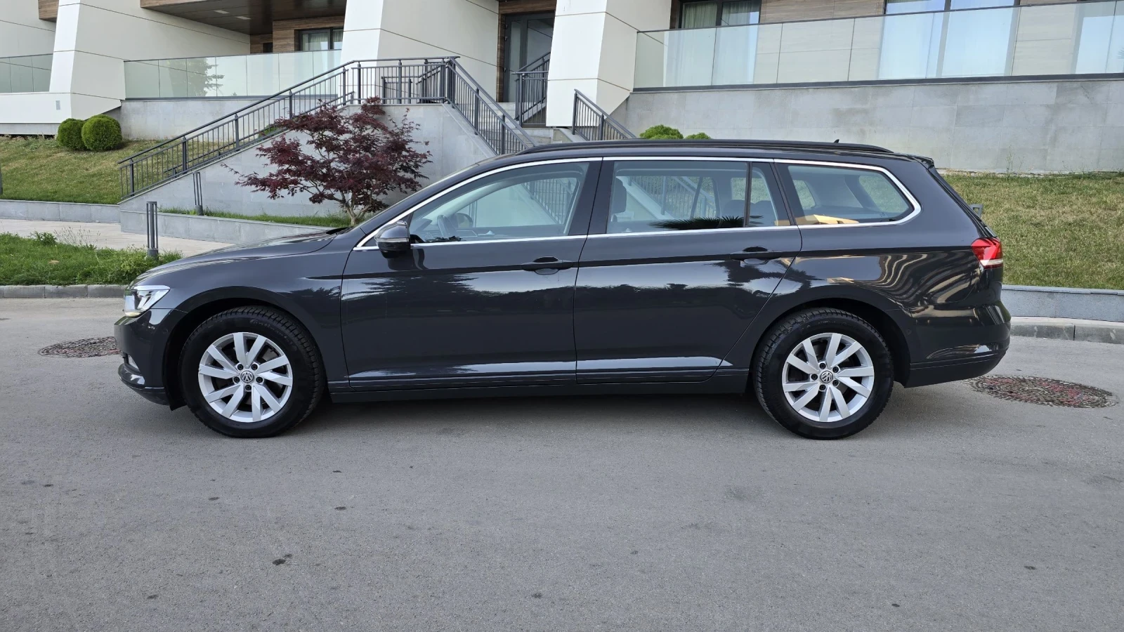 VW Passat 2.0TDI Distronic/Massage/Panorama  - изображение 2