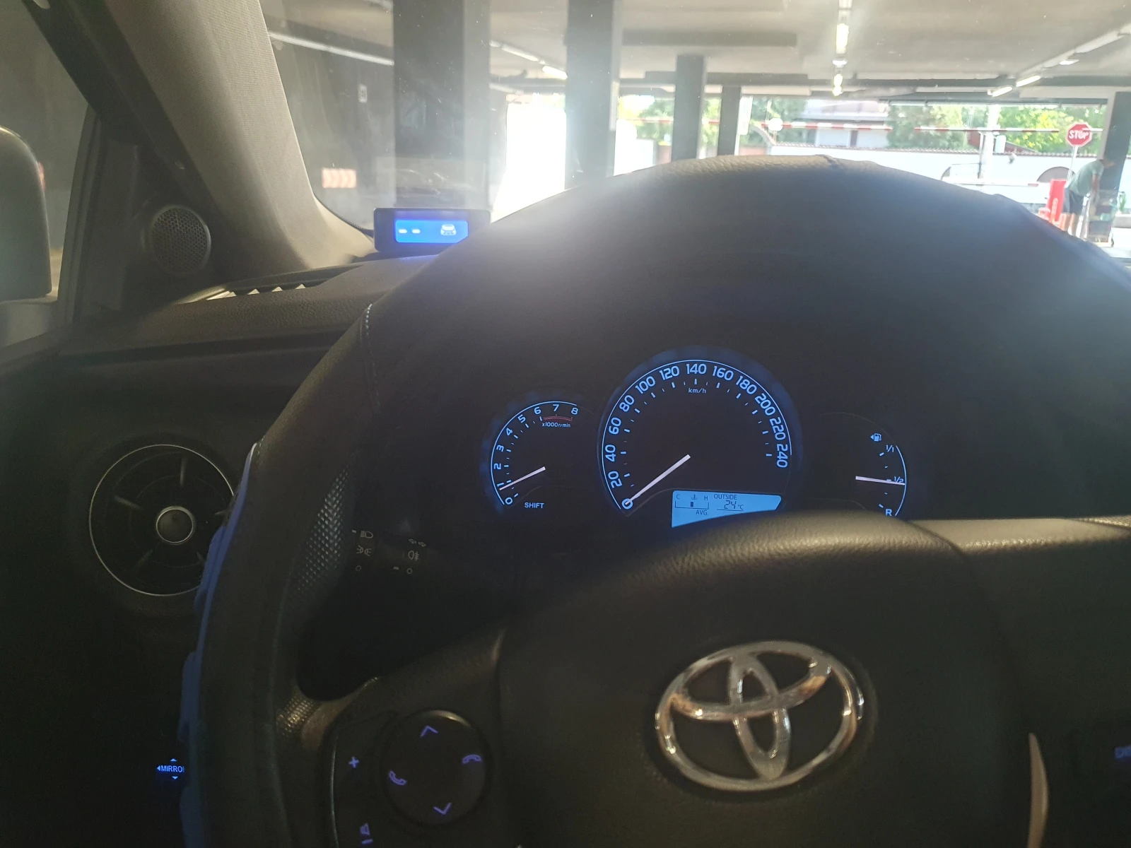 Toyota Auris 1.33VVTI-100K.C-EURO6 - изображение 4