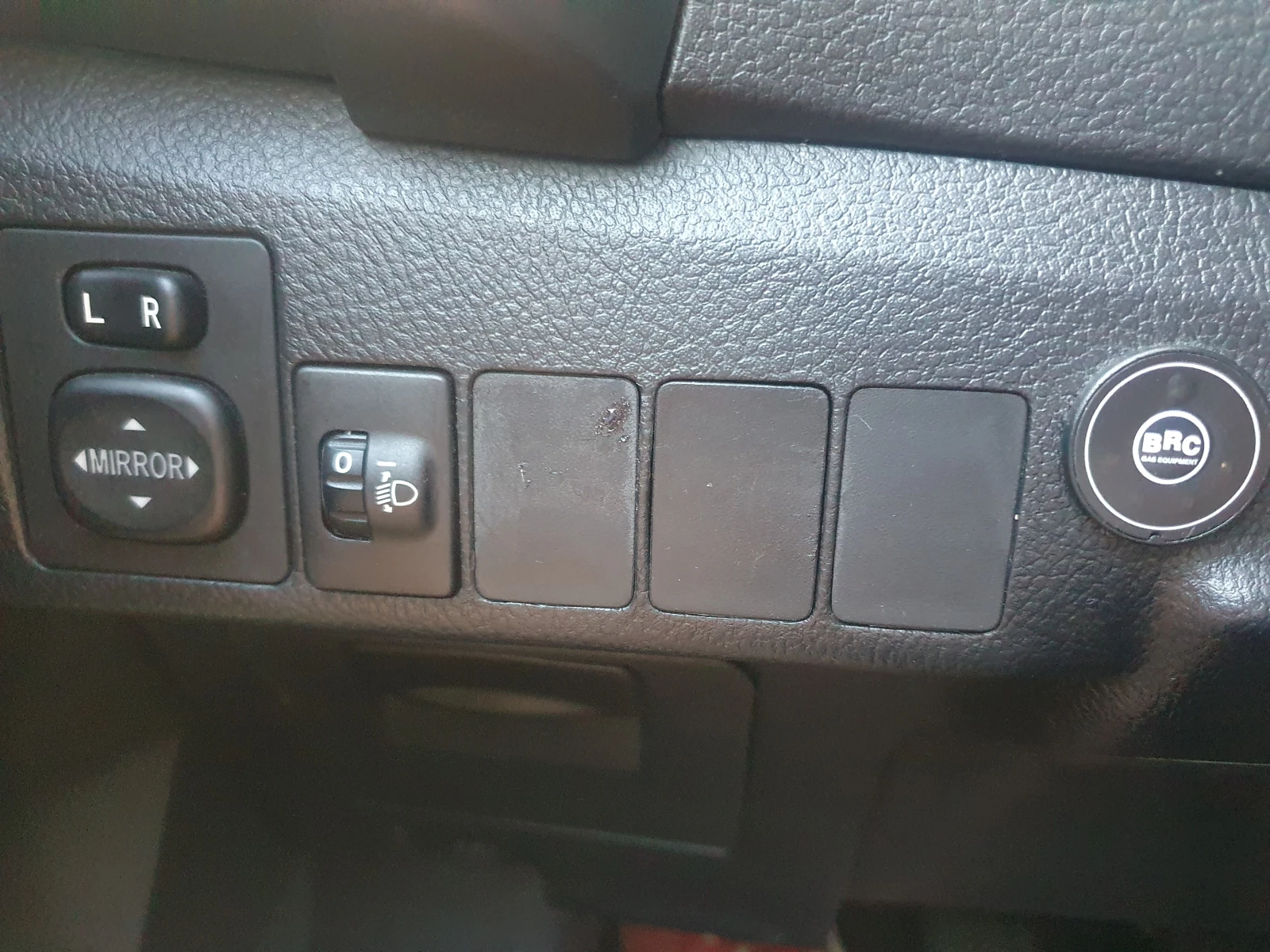 Toyota Auris 1.33VVTI-100K.C-EURO6 - изображение 6