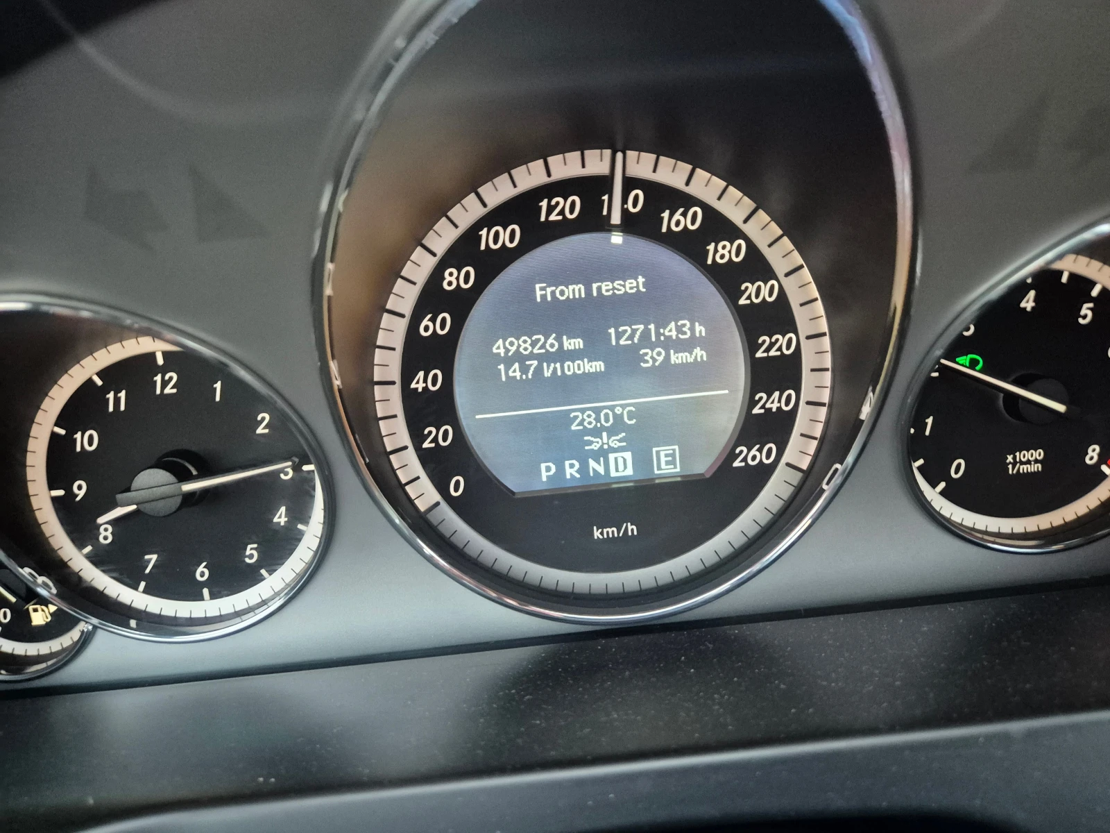 Mercedes-Benz E 500 LPG, снимка 13 - Автомобили и джипове - 53708008