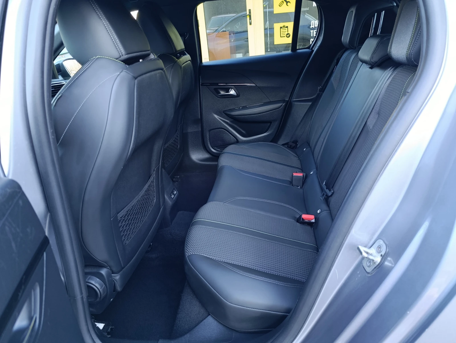 Peugeot 208 1.2 100к.с.GT - изображение 9