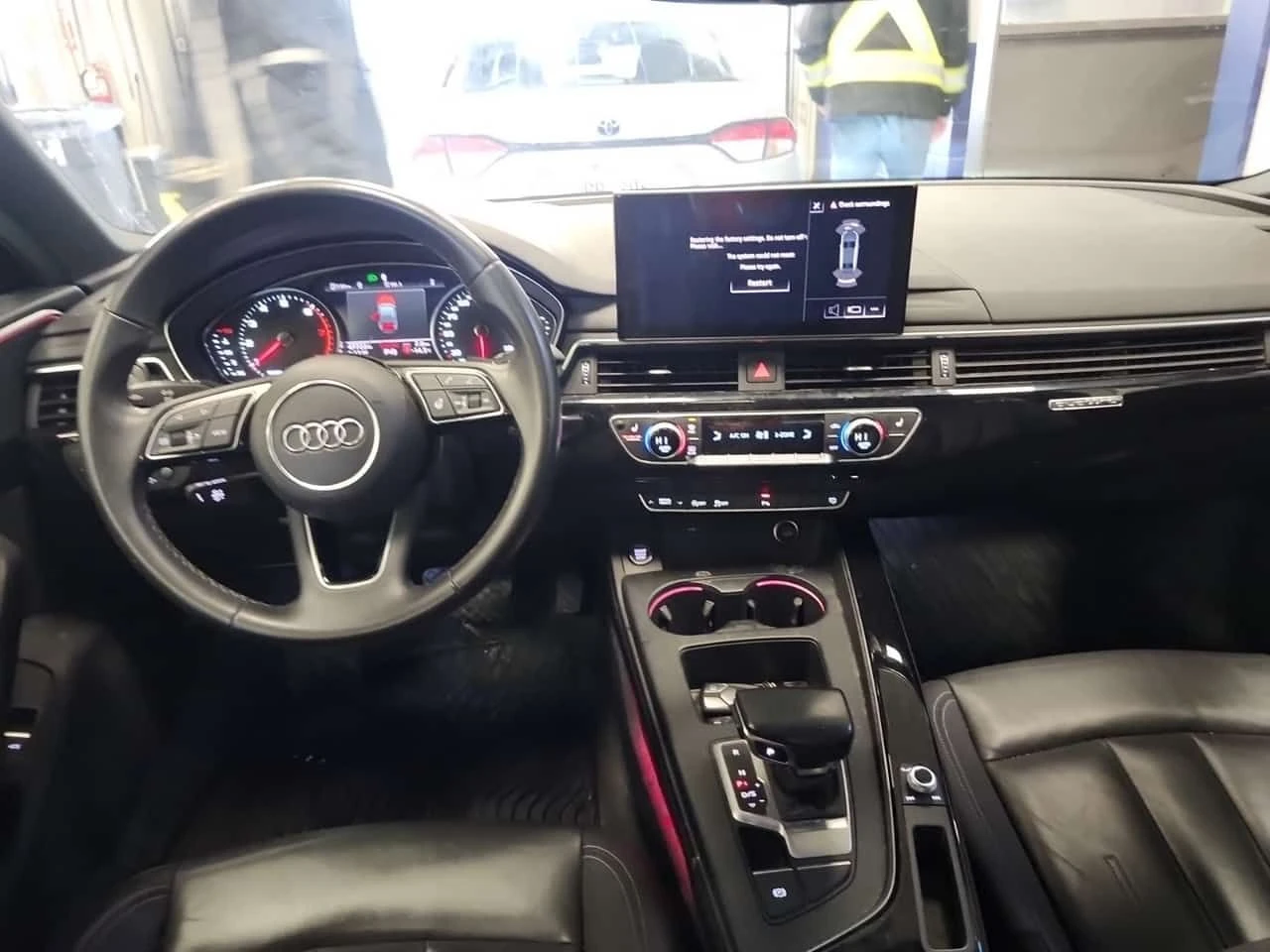 Audi A4 KOMFORT * ПАНОРАМА* 2 КЛЮЧА* АМБИЕНТ* CARFAX * , снимка 9 - Автомобили и джипове - 53708496