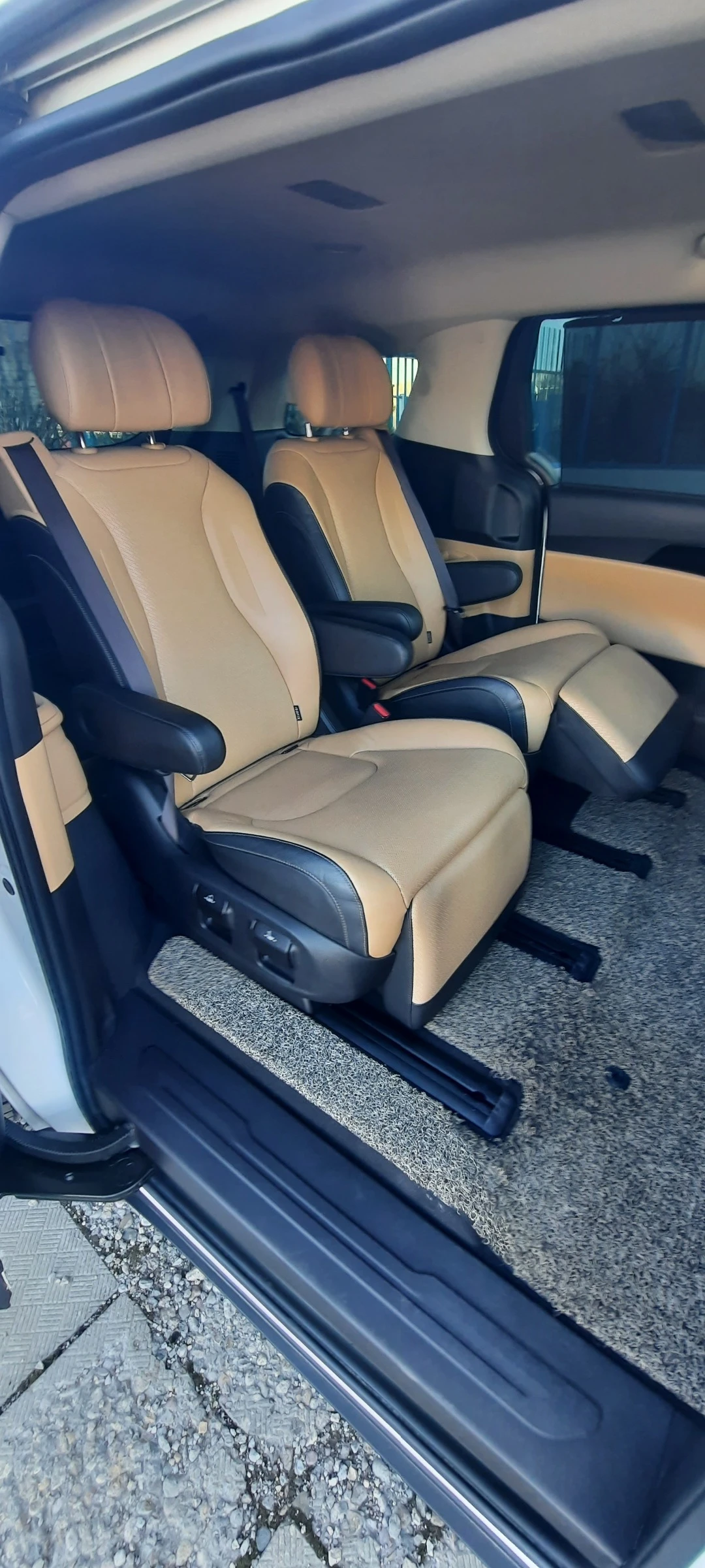 Kia Carnival 2.2 D , снимка 13 - Автомобили и джипове - 53823728