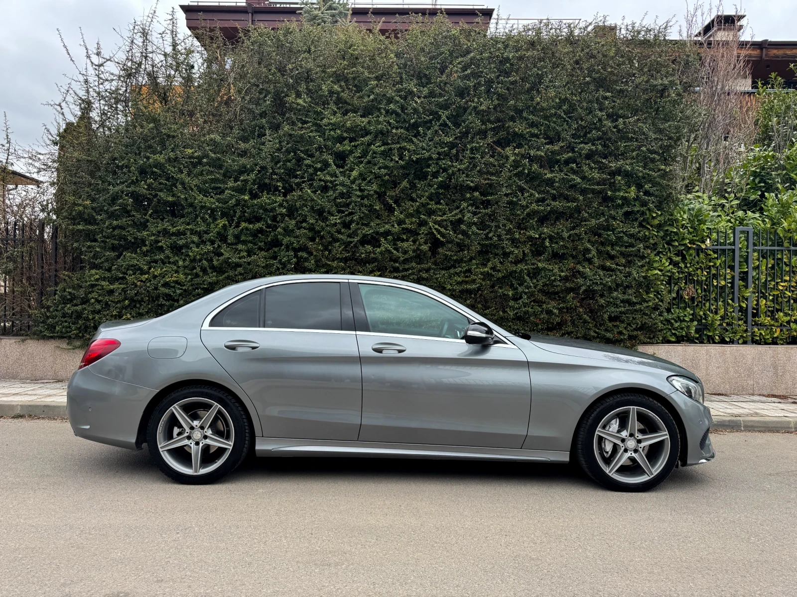 Mercedes-Benz C 220 AMG, снимка 6 - Автомобили и джипове - 53950460