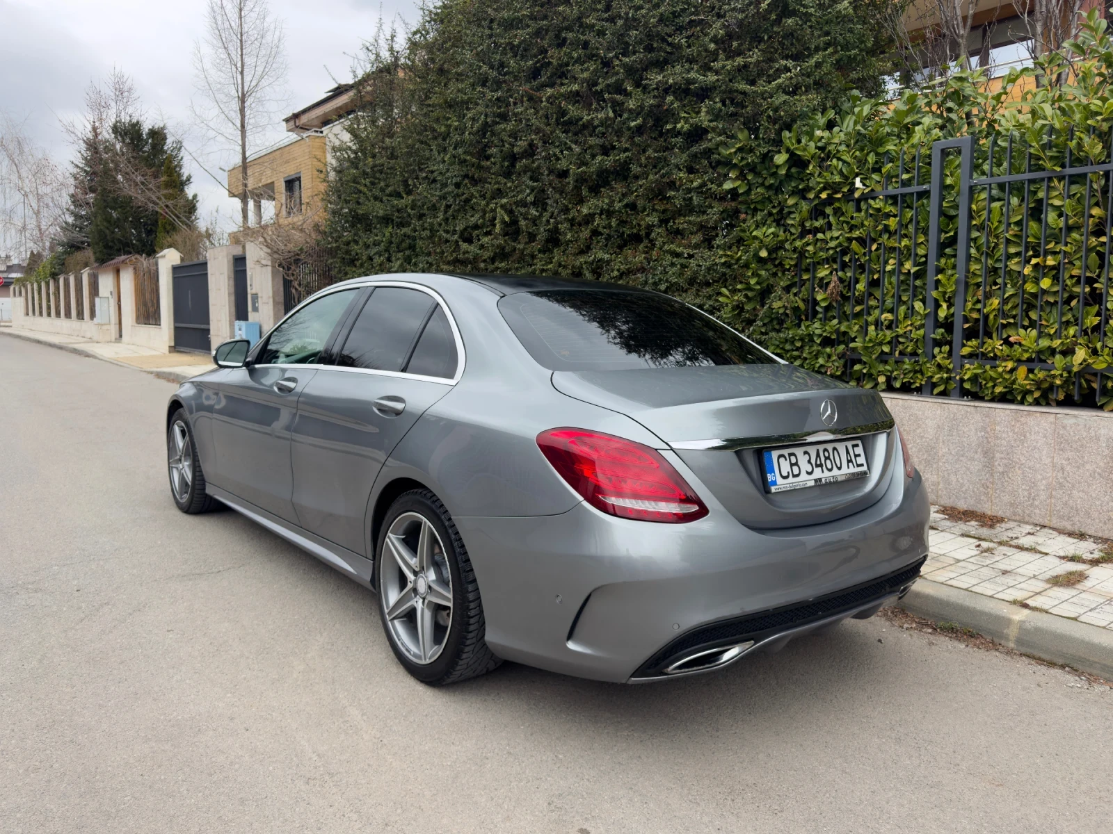 Mercedes-Benz C 220 AMG, снимка 3 - Автомобили и джипове - 53950460