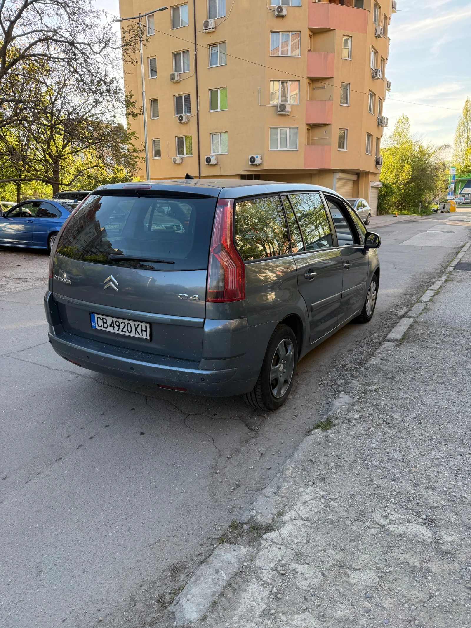 Citroen C4 Picasso, снимка 4 - Автомобили и джипове - 54400059