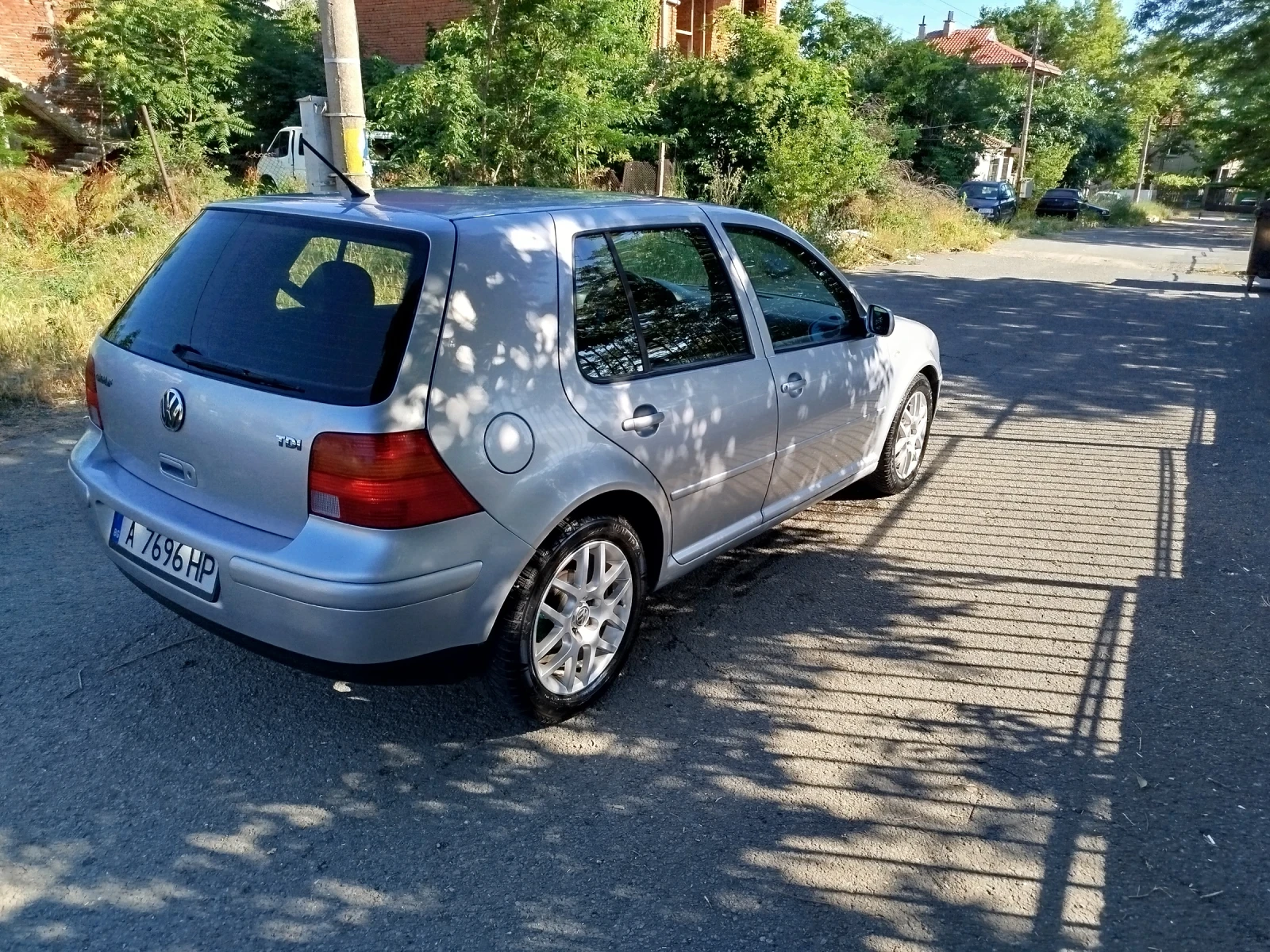 VW Golf 1.9 EDITION , снимка 3 - Автомобили и джипове - 55018319