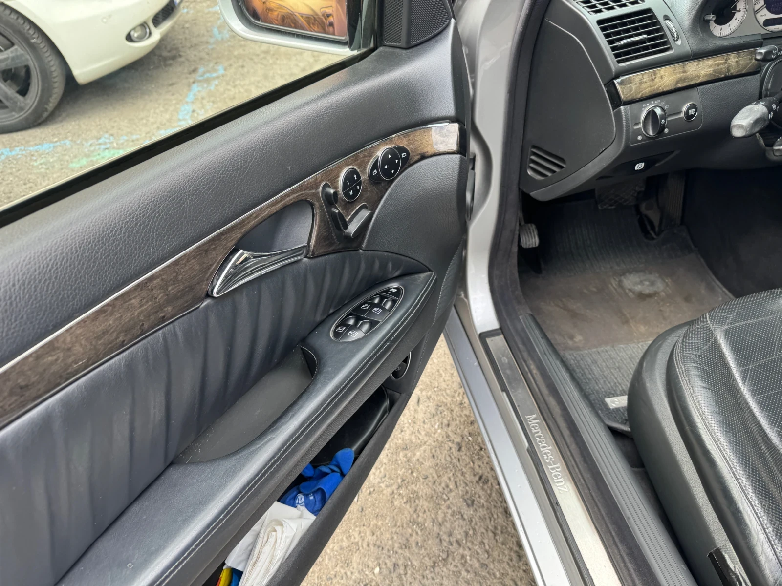 Mercedes-Benz E 320, снимка 15 - Автомобили и джипове - 55278993