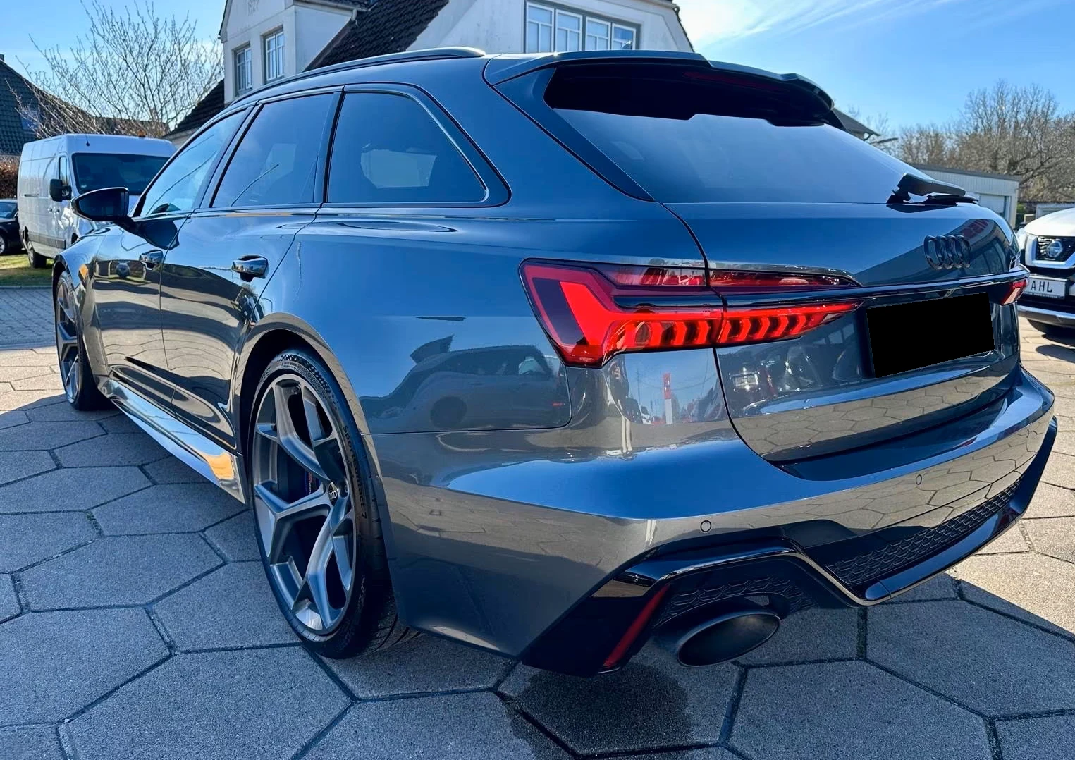 Audi Rs6 PERFORMANCE* MATRIX* B&O* KEYLESS* CERAMIC* CAMERA, снимка 3 - Автомобили и джипове - 55373059