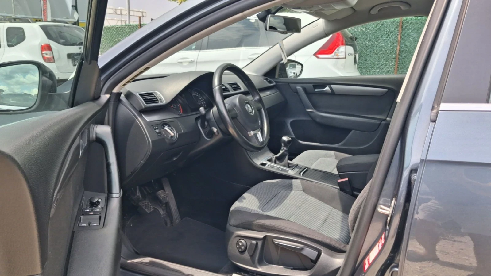 VW Passat 2.0TDI, снимка 7 - Автомобили и джипове - 55405412