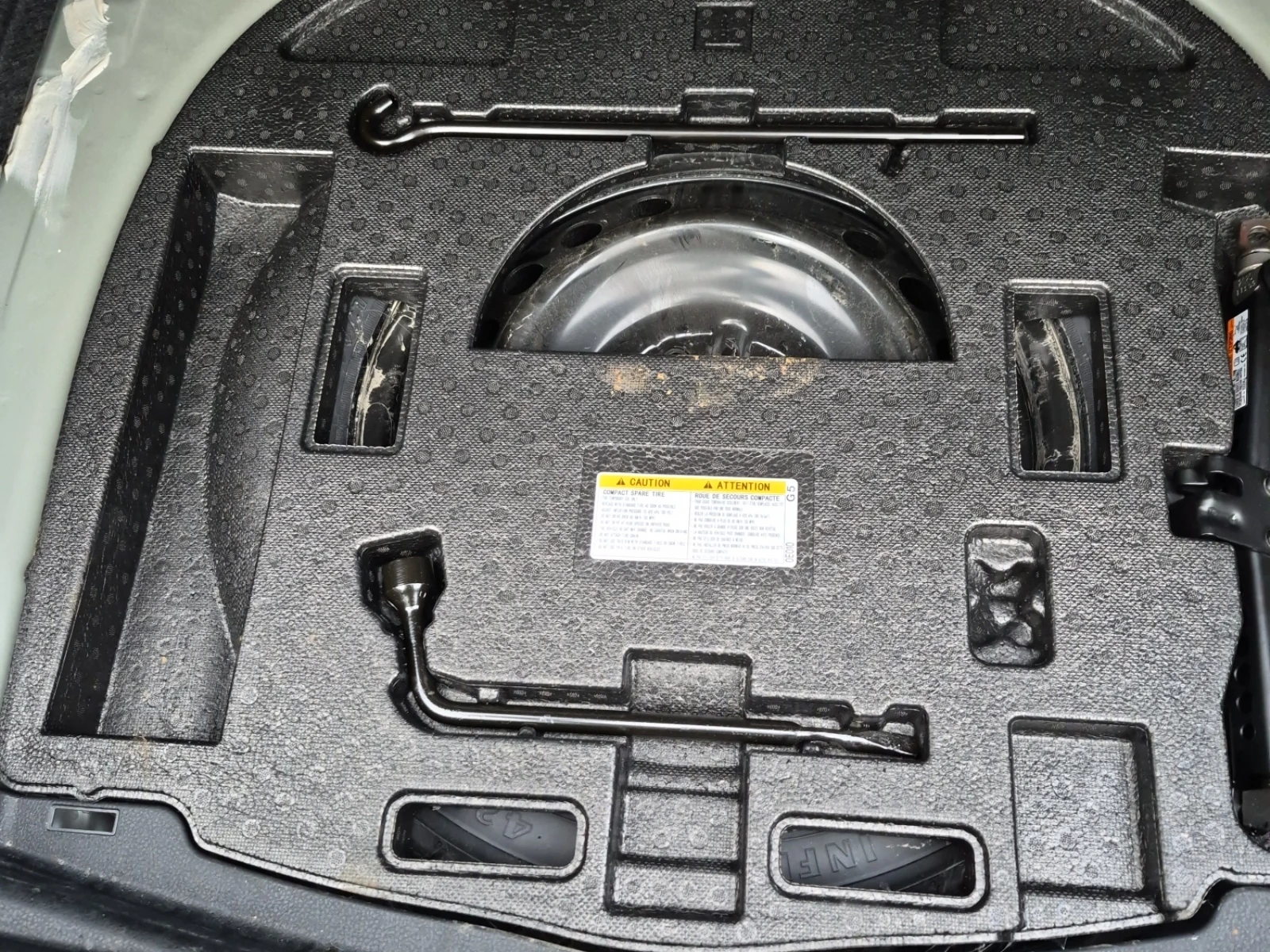 Toyota Camry SE UPGRADE / АвтоКредит, снимка 14 - Автомобили и джипове - 55944295
