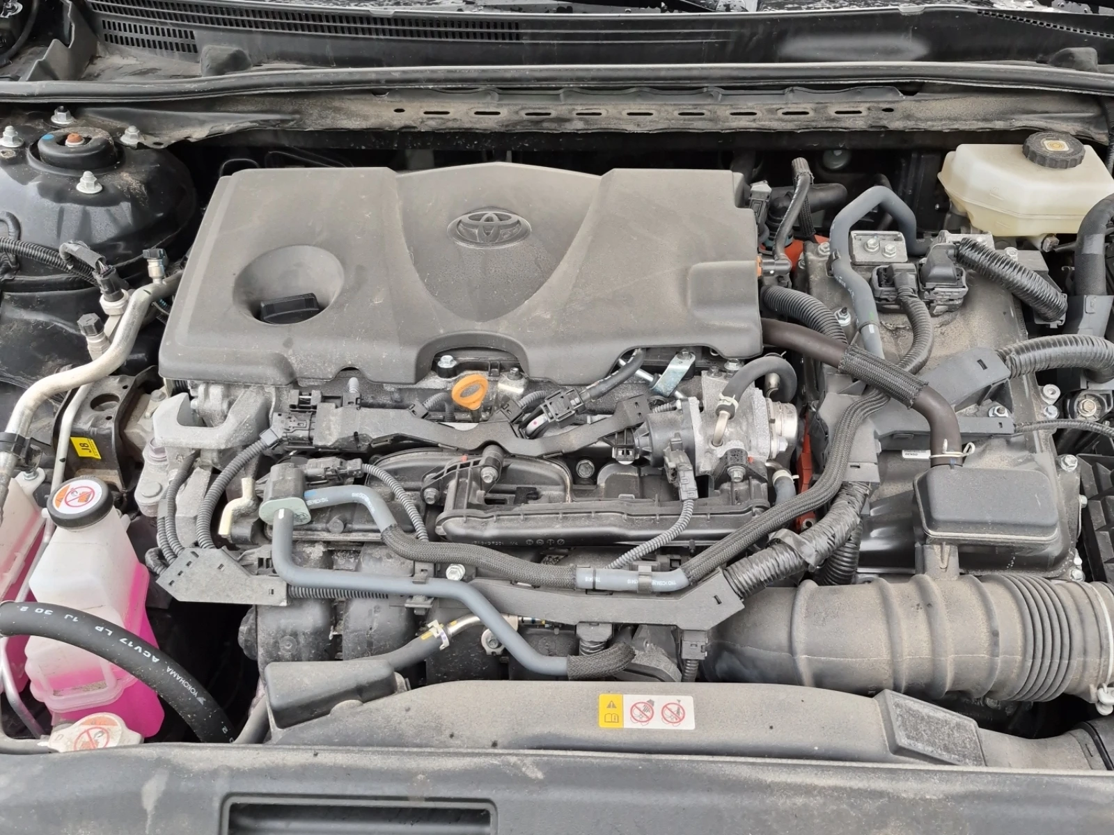Toyota Camry SE UPGRADE / АвтоКредит, снимка 17 - Автомобили и джипове - 55944295