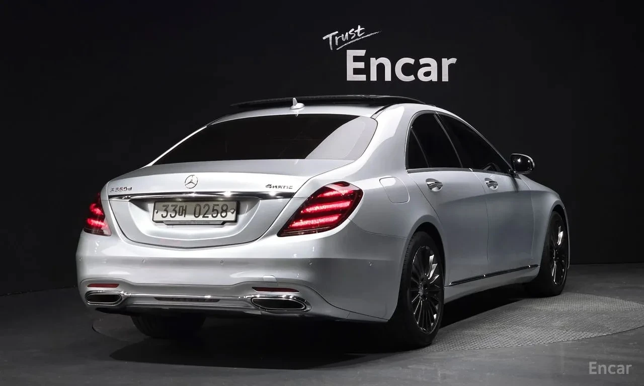 Mercedes-Benz S 350 d 4MATIC/АМГ ПАКЕТ/360/ХЕДЪП/ОБДУХ/МАСАЖИ/360, снимка 2 - Автомобили и джипове - 56131565