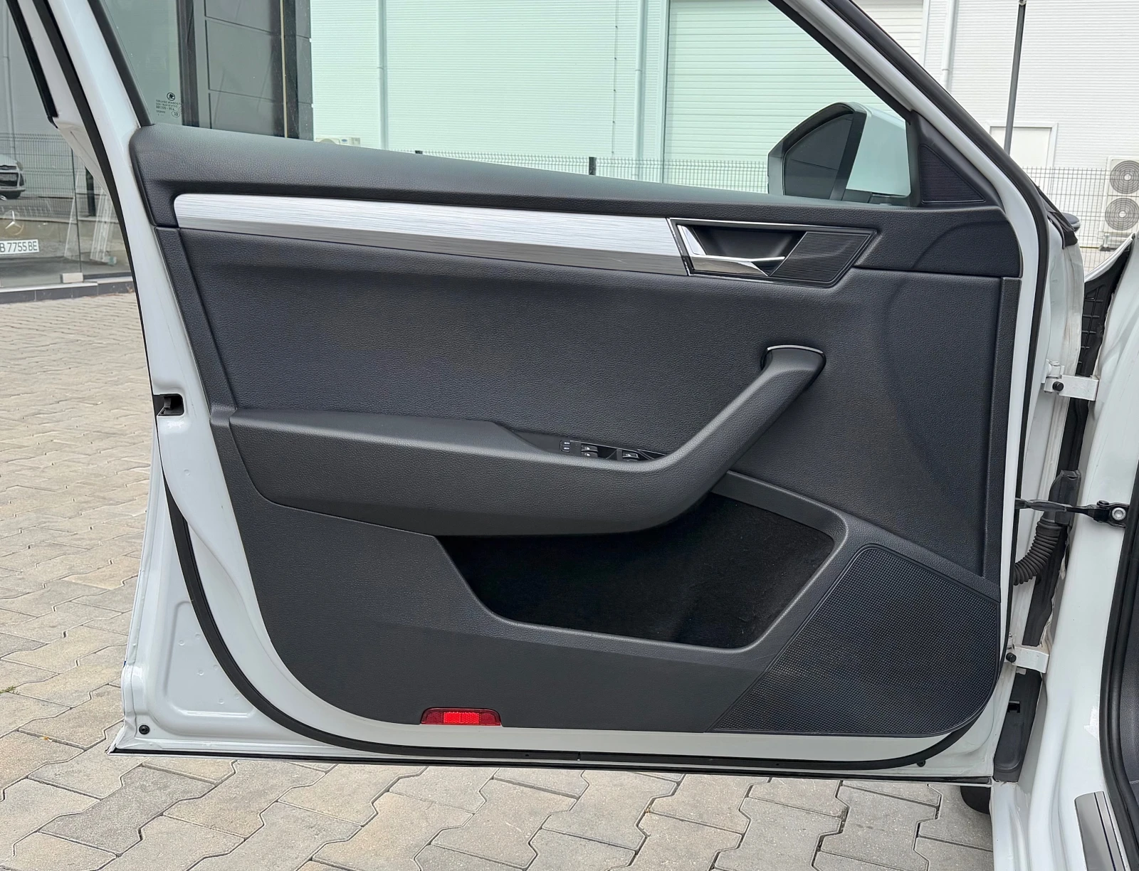 Skoda Superb 2.0TDi * Virtual* Keyless/������ | Mobile.bg � ����������� 12