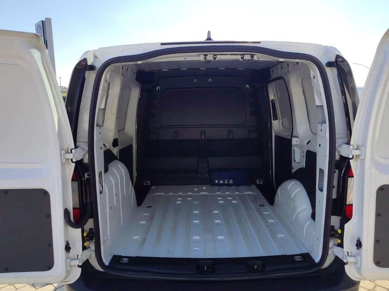VW Caddy 1.5 TSI - 114 �.�. - Cargo - ����������� | Mobile.bg � ����������� 10