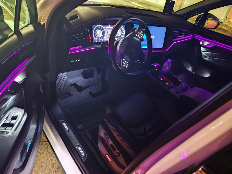 VW Touareg TOUREG 3, 0 l V6 EHybrid 4MOTION, снимка 16 - Автомобили и джипове - 52431676