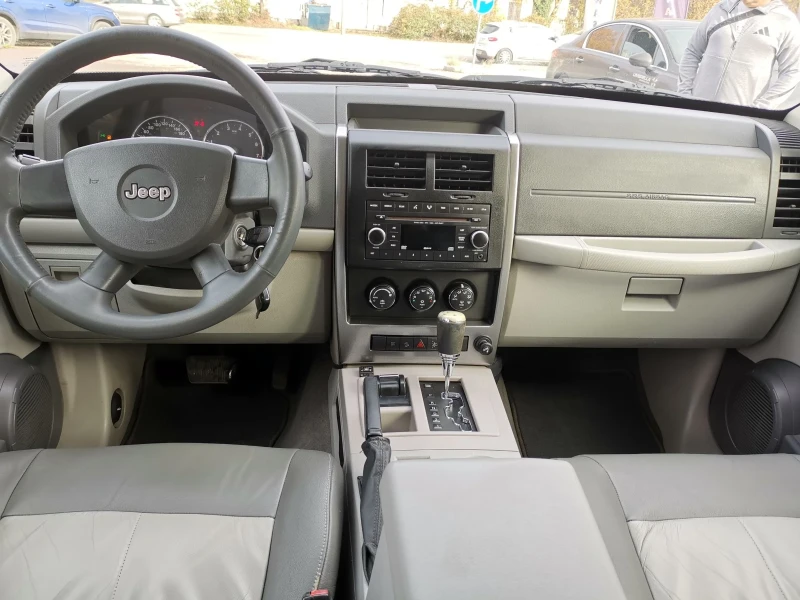 Jeep Cherokee 3.7 AVTOMAT 2009, снимка 11 - Автомобили и джипове - 52447311