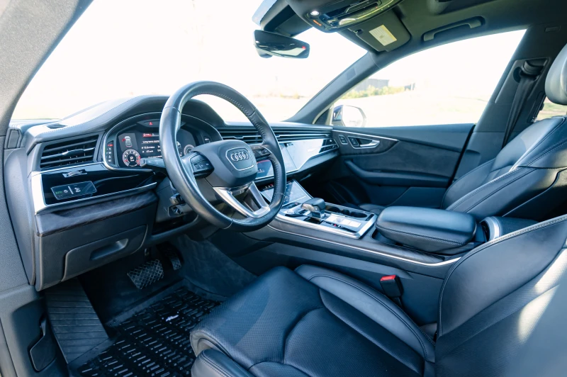 Audi Q8 Technik S-Line/Завиващ заден мост/B&O/Масажи, снимка 7 - Автомобили и джипове - 52537779