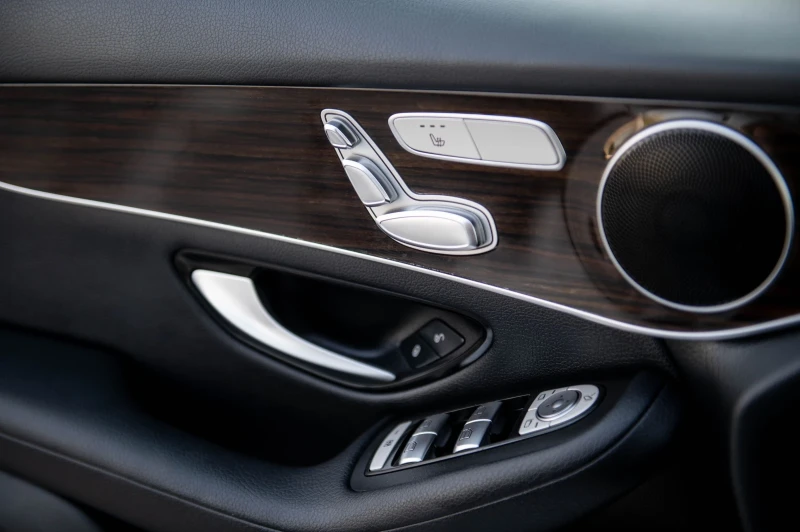 Mercedes-Benz GLC 300 4matic , снимка 9 - Автомобили и джипове - 52638852