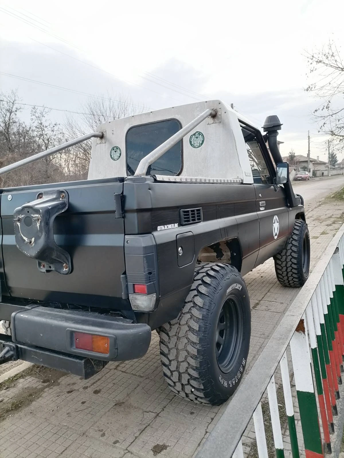 Toyota Land cruiser В отлично състояние с три комлекта гуми 20000лв  - изображение 2