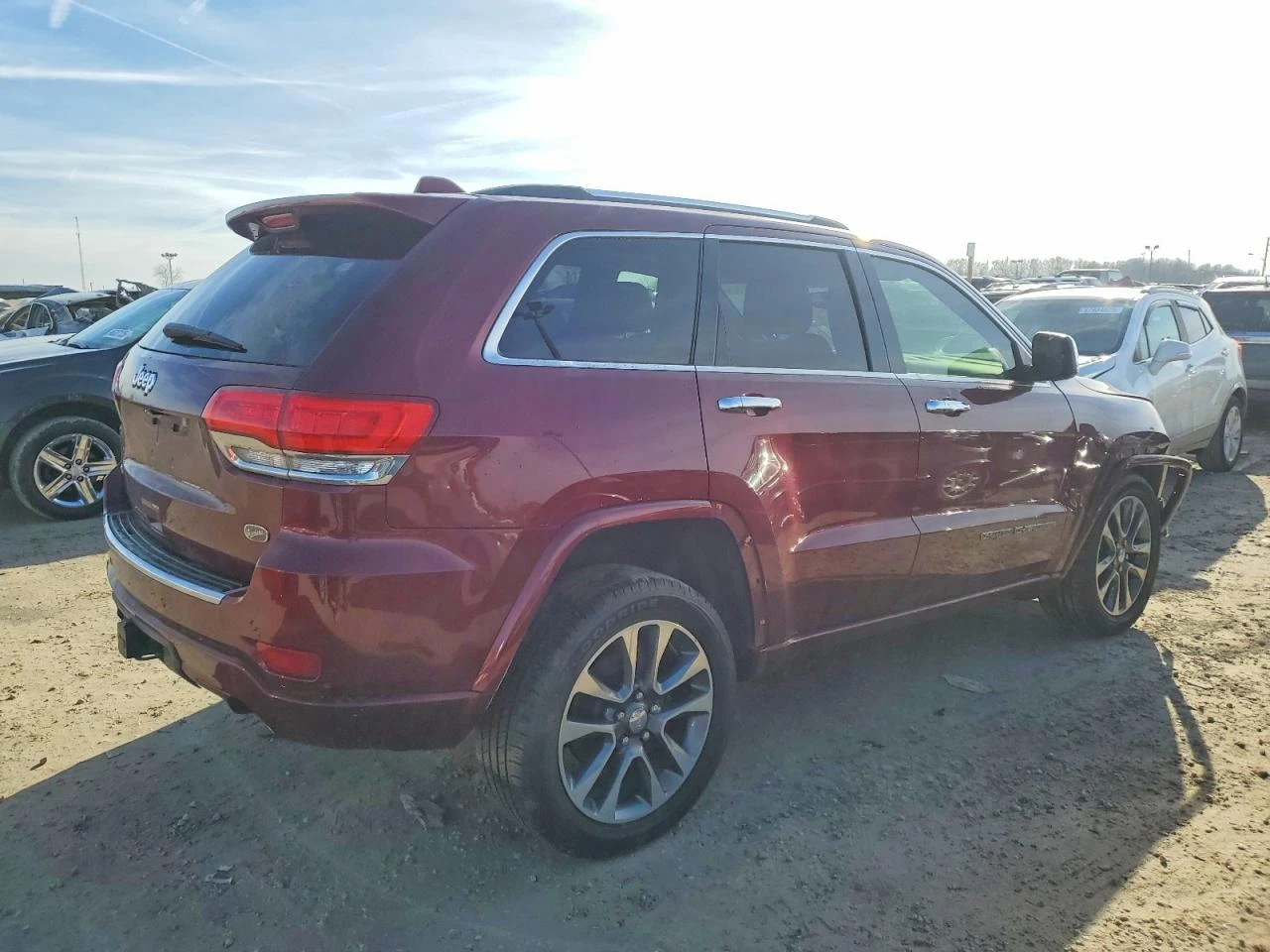 Jeep Grand cherokee OVERLAND* 3.6* V6* 8ZF* ПОДГРЕВ* КАМЕРА* КЕЙЛЕС* L - изображение 2
