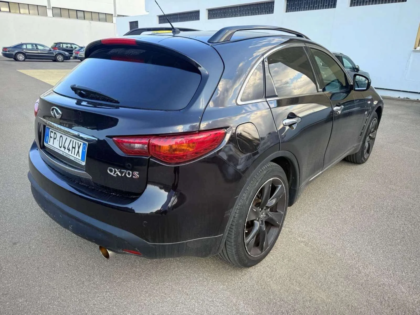 Infiniti QX70 QX70S 3.7i-ГАЗ 4х4 - изображение 5