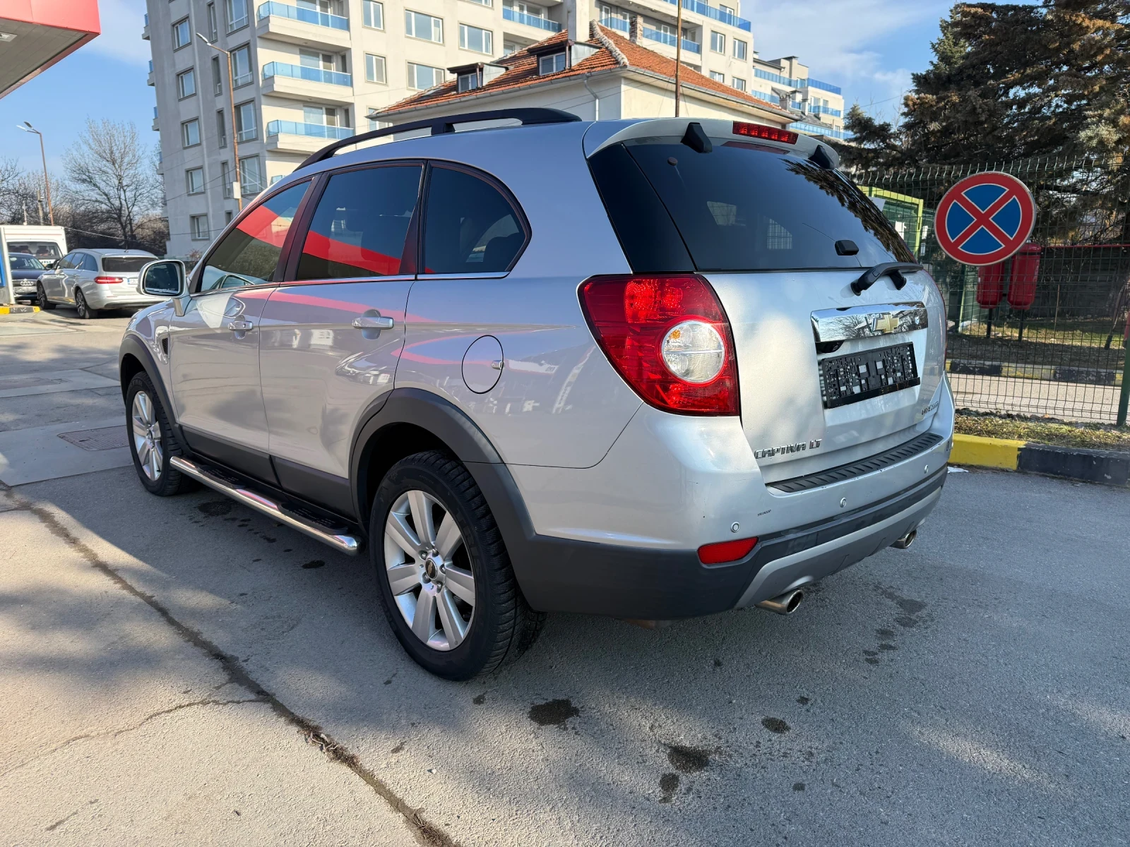 Chevrolet Captiva 3.2/Автомат/4х4/Фулл/СН, снимка 4 - Автомобили и джипове - 53656037