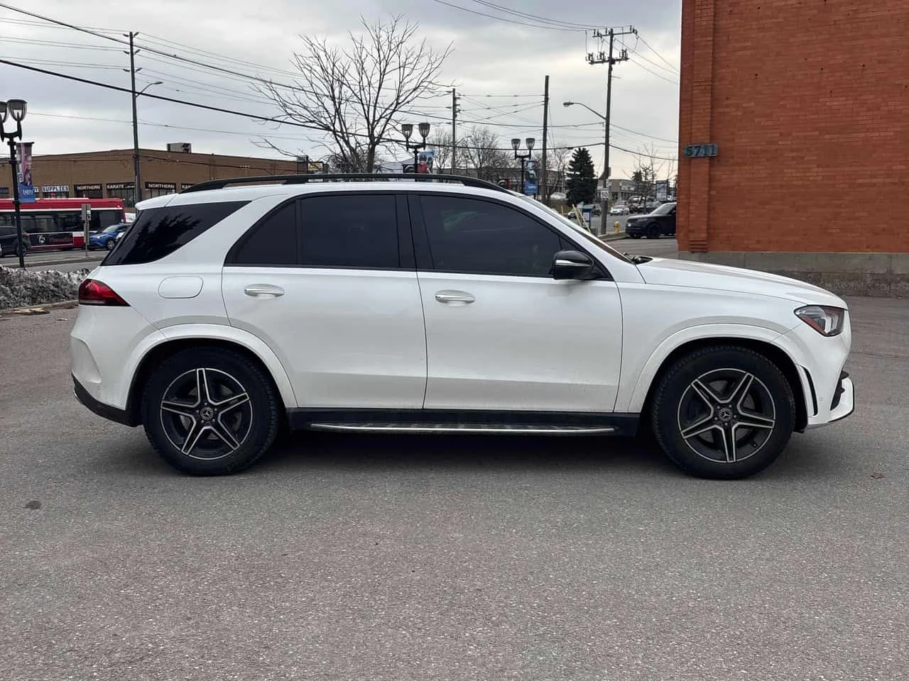 Mercedes-Benz GLE 350 CARFAX, снимка 3 - Автомобили и джипове - 54564046