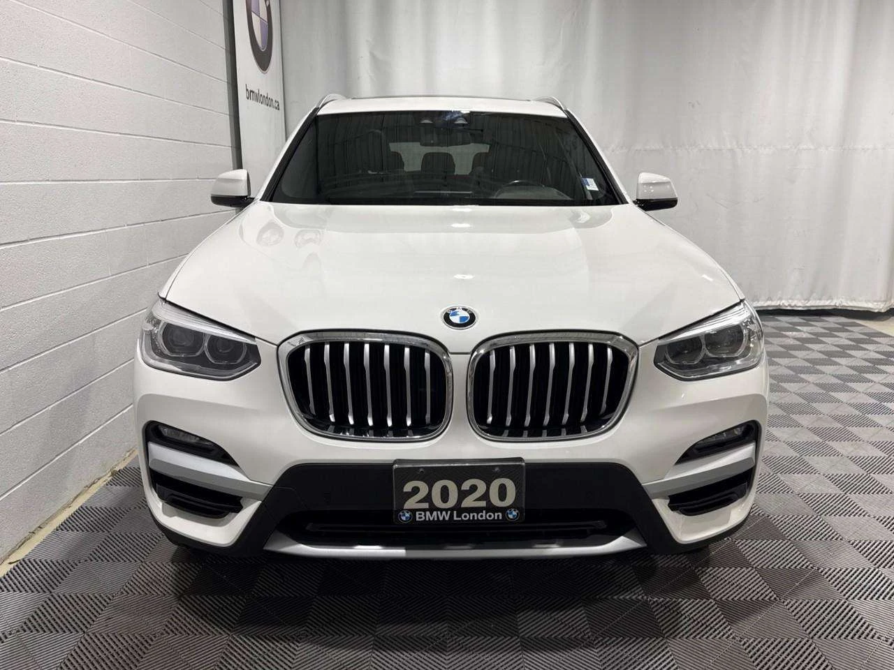 BMW X3 Alpine White / Black VernascaHeated sports front s, снимка 2 - Автомобили и джипове - 54930782