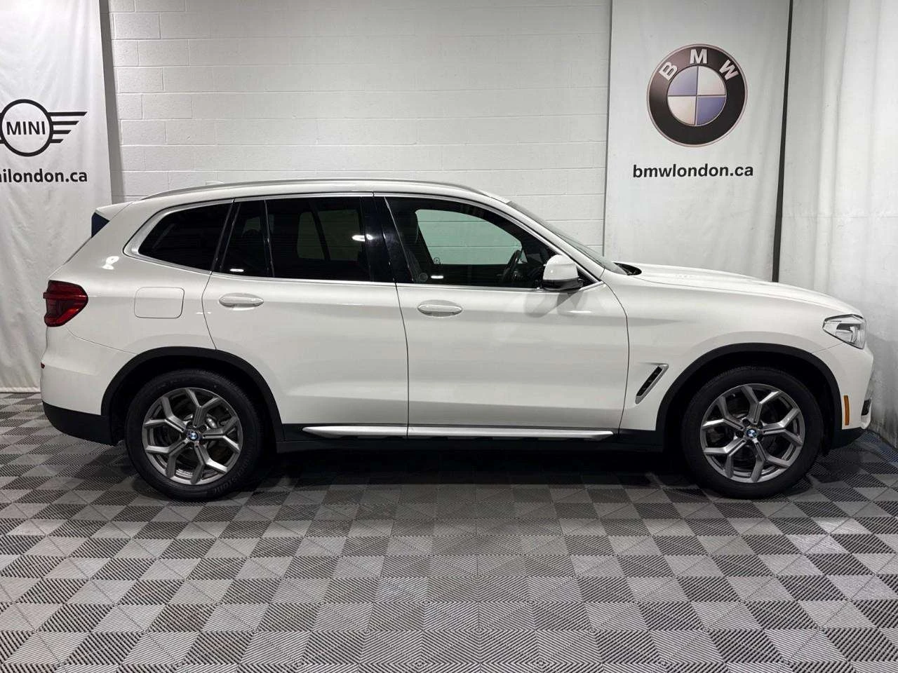 BMW X3 Alpine White / Black VernascaHeated sports front s, снимка 4 - Автомобили и джипове - 54930782