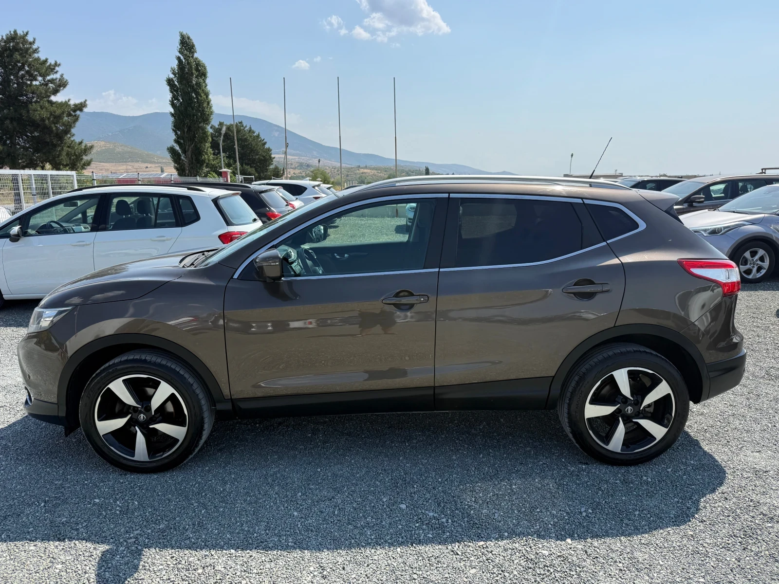 Nissan Qashqai (KATO НОВА), снимка 9 - Автомобили и джипове - 55501983