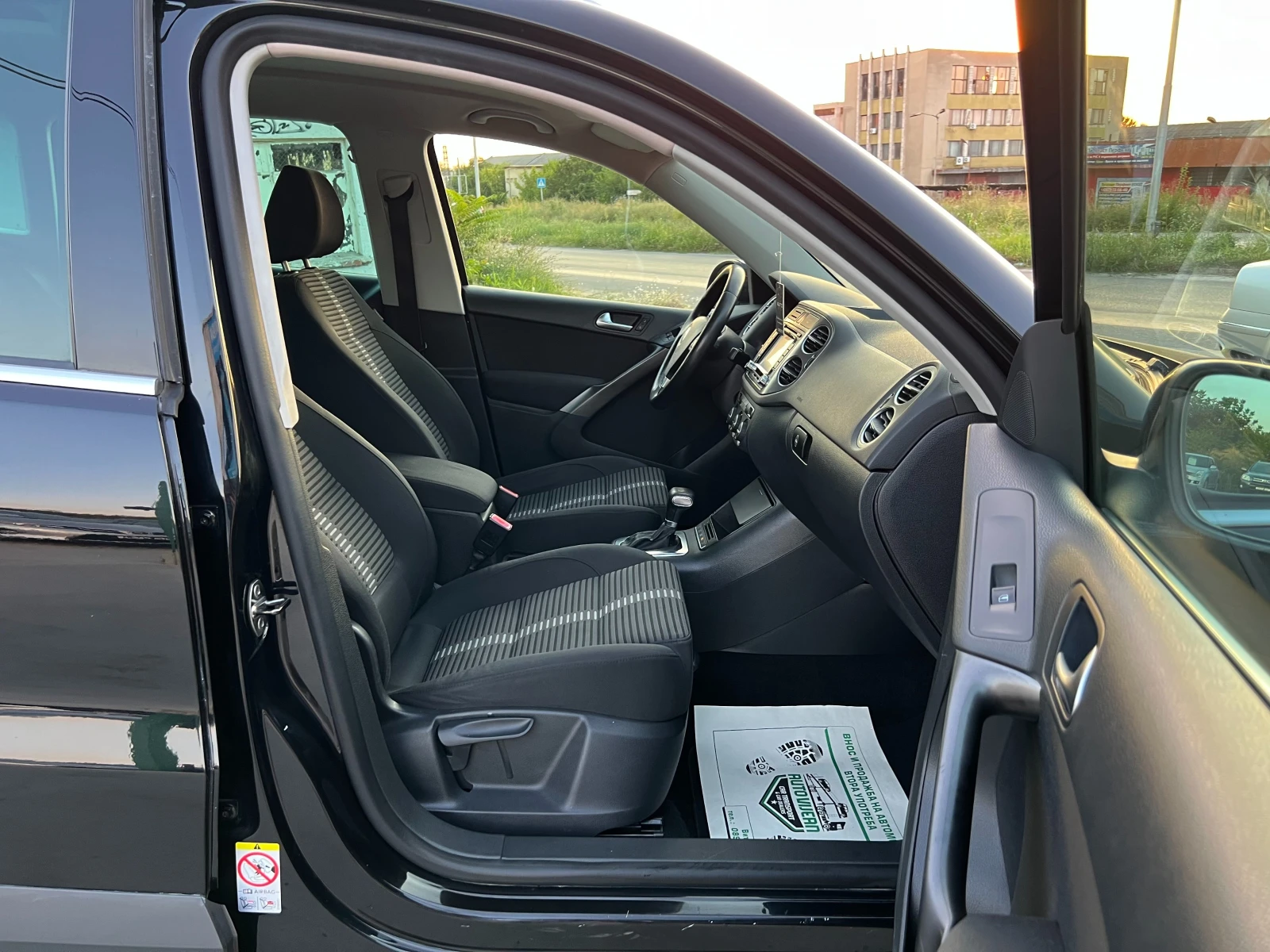 VW Tiguan 2.0-TDI-140к.с-DSG-4X4, снимка 11 - Автомобили и джипове - 55575531
