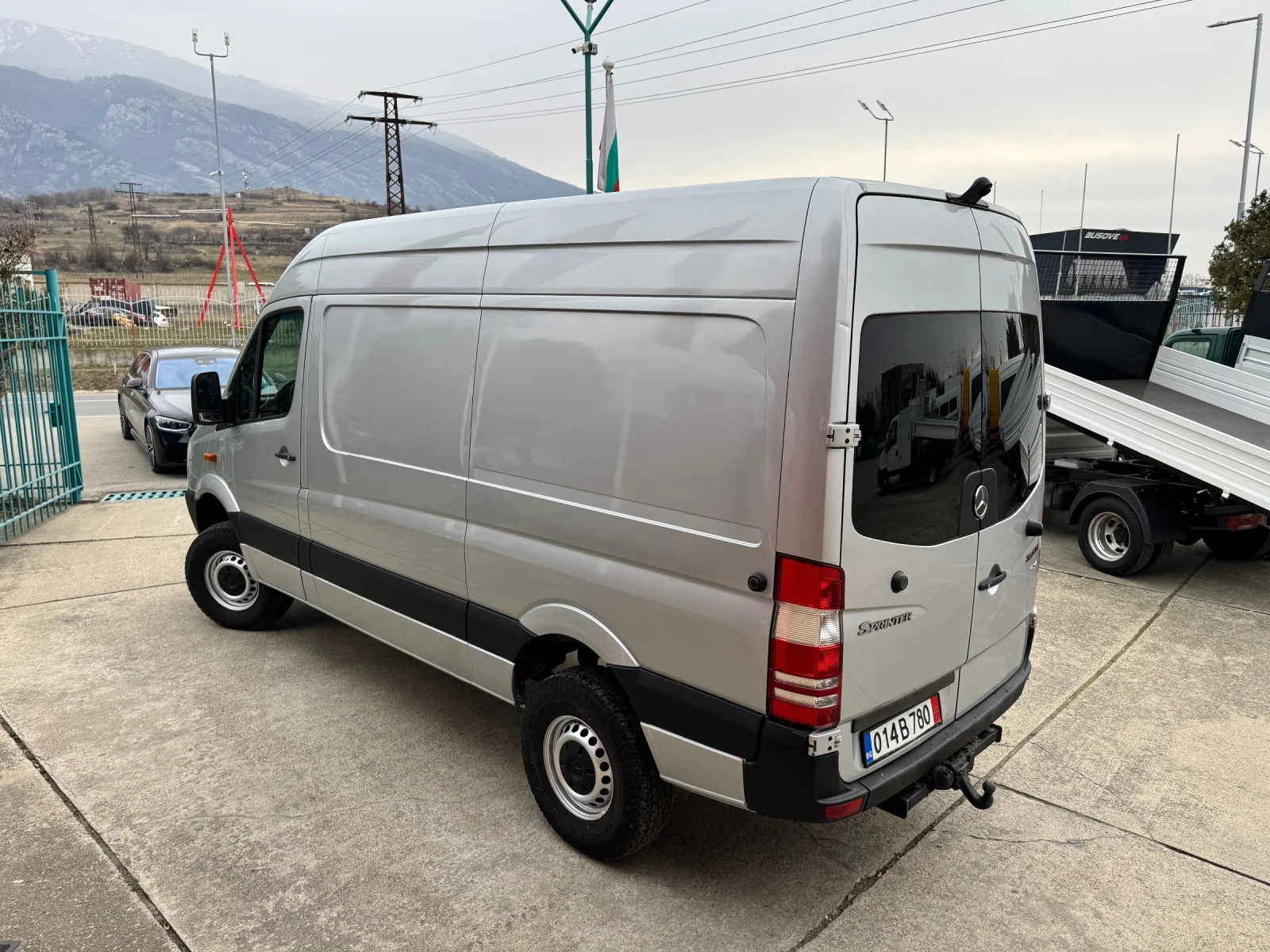 Mercedes-Benz Sprinter 318 CDI* 4X4* Климатик* Навигация - изображение 9